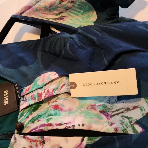 Gorgeous Maeve Cold Shoulder Dress - Picture 5 of 11